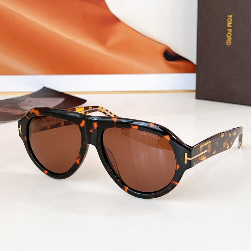 TOM FORD